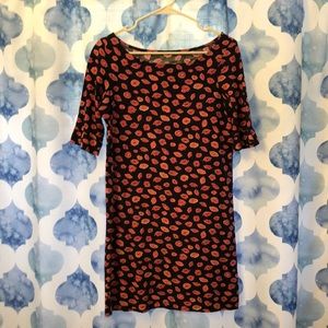 Lilly Pulitzer size Small cotton dress in bold navy and pink lip print